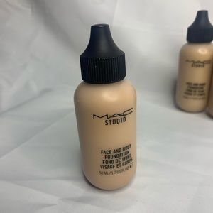 MAC face and body FOUNDATION in N3